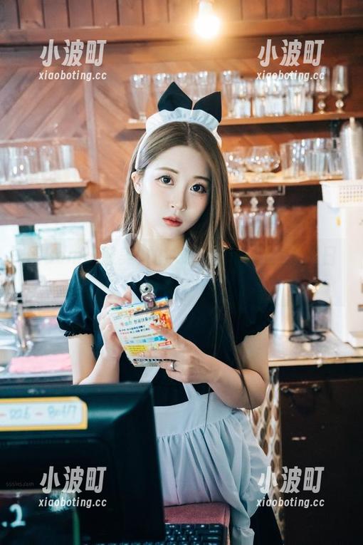 用Bomi(普美)的泳衣壁纸唤醒我的夏日野心