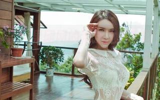 终于来了！果团网的泡沫之夏套图，下载付费也值得，带你在美丽与现实间徘徊。