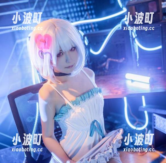 Quan冉有点饿 最新作品集安排上了,Quan冉有点饿穿的套装,总让我联想到这顿没吃的午餐。