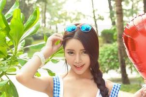 TGOD推女神 – 施忆佳的红裙神仙氛围：全套美图让你心馋，快来下载！