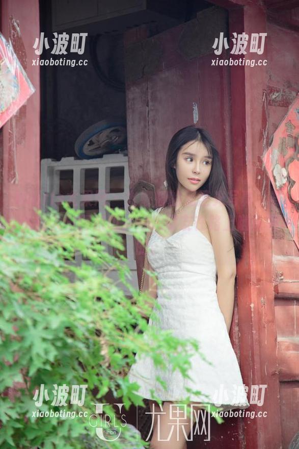 UGirls尤果网-尤娜娜 UGirls尤果网 - 尤娜娜的无圣光写真,其实让人觉得亲切,好像朋友在路上随便拍的。
