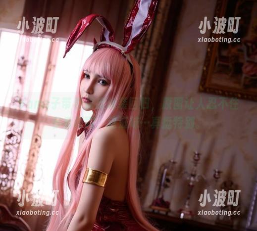 Vams子 Vams子带着蛇皮泳装回归,原图让人忍不住多看两眼,这滋味…真挺特别。