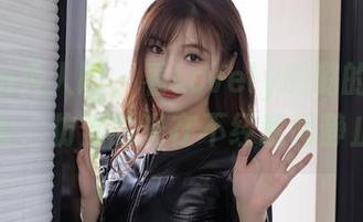 Xiuren秀人网 – 看Lovely璐璐的黑白写真全套，仿佛时光在不经意间静止了。