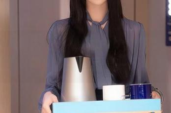 Xiuren秀人网 – 小乔babyb的甜心写真：为了见你，我都能忍受一颗糖的热量