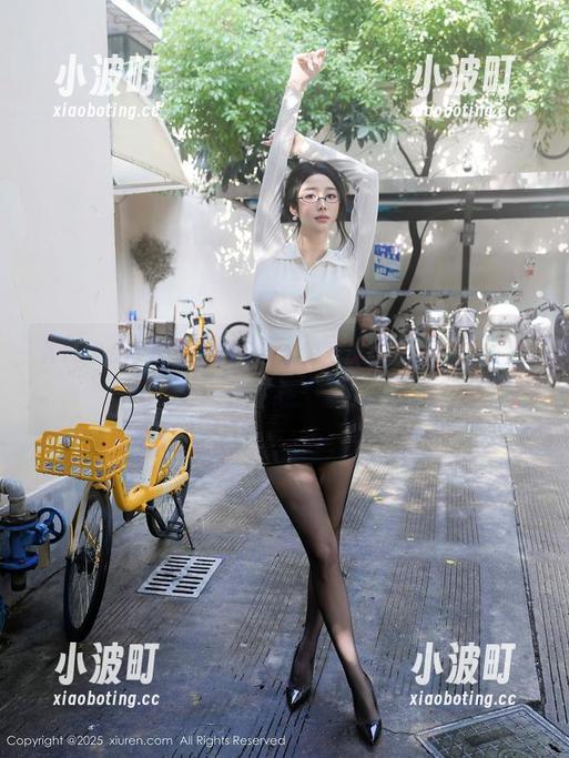 Xiuren秀人网-小逗逗 Xiuren秀人网 - 小逗逗的海边美图照片,一场“不经意”的沙滩秀!