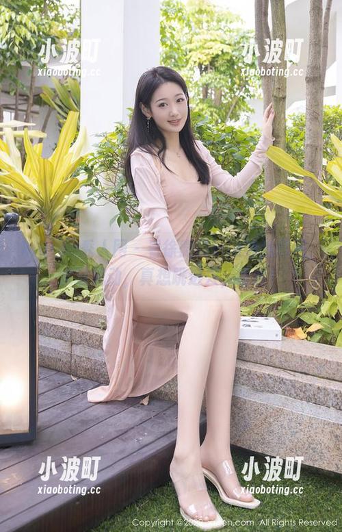 Xiuren秀人网-徐微微mia Xiuren秀人网 - 看徐微微mia泳池原图,水波流动,真想跳进去,哈哈!