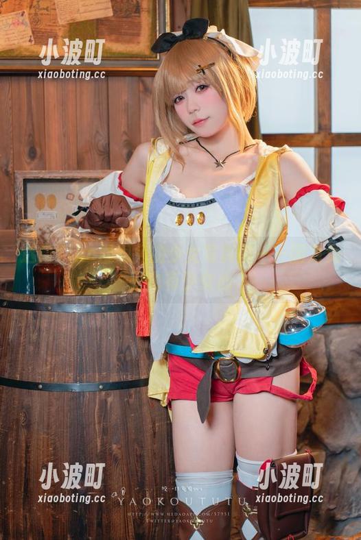 Yiko湿润兔 选自Yiko湿润兔的少女写真集——因为兔子也有少女心