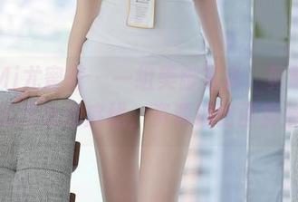 YouMi尤蜜荟 – 一组美脚写真，黄歆苑这是在试探我的底线，资源堪比画廊展出。