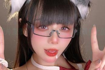 最新照片发布！九言用可爱给你点颜值上的冲击。