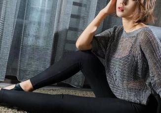 克拉女神 – 屏幕前的盈盈，用黑白写真定格这一刻，壁纸也醉！