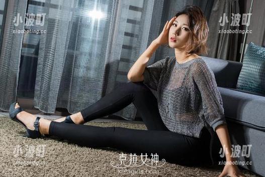 克拉女神-盈盈 克拉女神 - 屏幕前的盈盈,用黑白写真定格这一刻,壁纸也醉!