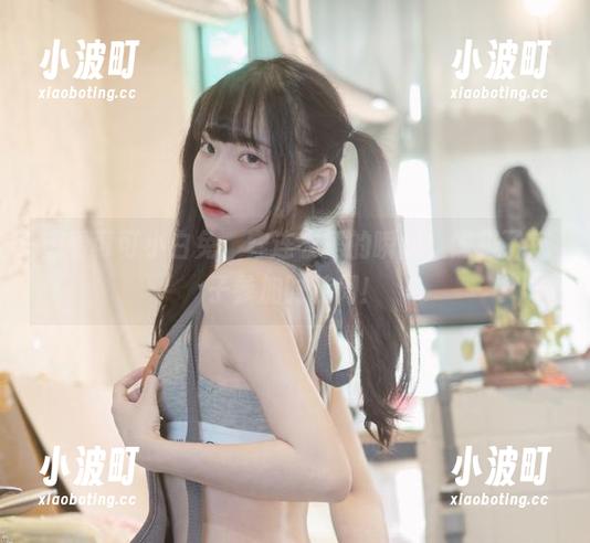 观看可可小白兔：穿连衣裙的瞬间，像极了兔子参加时装周！
