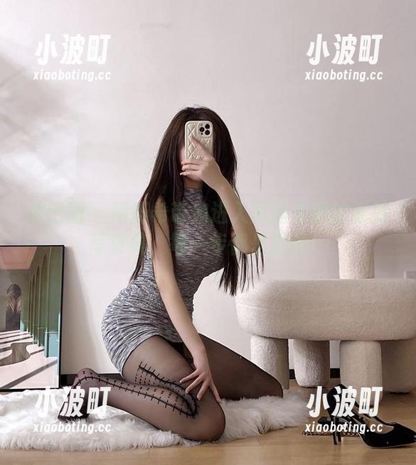 微密圈 - 周妍希带你进入黑丝高跟的奇妙写真集，每一步都是挑战！