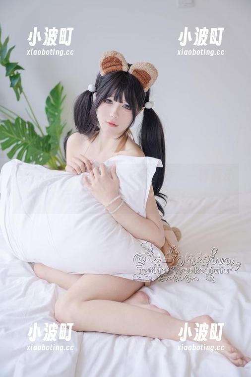 咬一口兔娘 来一波咬一口兔娘的吊带写真,一阵骚动后的大胆更新,点开吧!