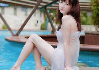 水手裙与居家礼服的微妙碰撞，喵糖映画私房图包随性展现！