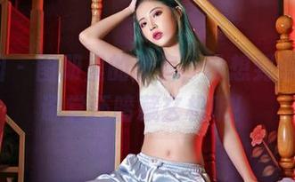 嗲囡囡 – 图册里的教室，没想到章芃芃的课堂还暗藏玄机呢！