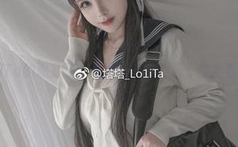 塔塔_Lo1iTa的职业装：原图里的小心机，完全看不出来吗？