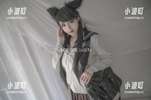 塔塔_Lo1iTa 塔塔_Lo1iTa的职业装:原图里的小心机,完全看不出来吗?