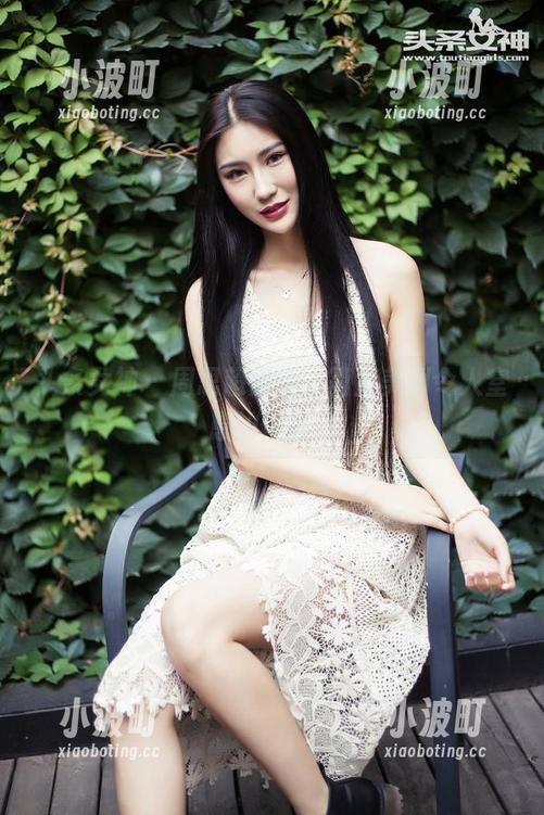 头条女神-周思超 头条女神 - 周思超黑丝,简直美到令人窒息的作品。