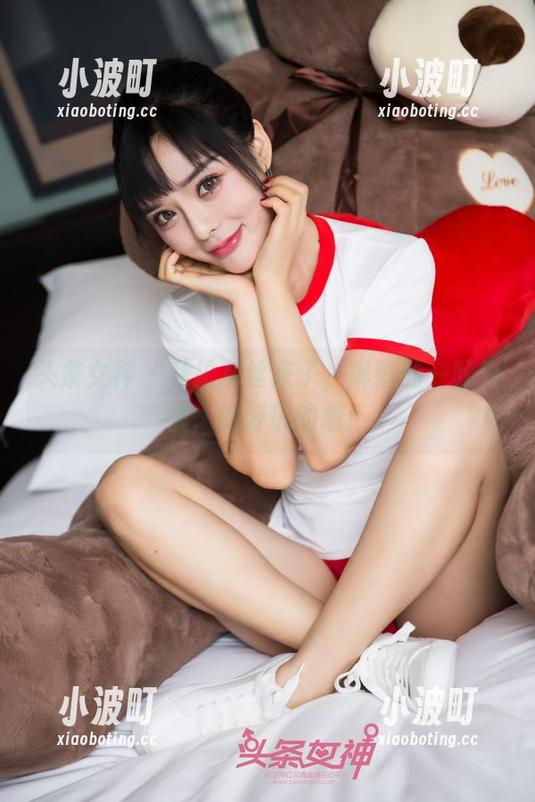 头条女神-琳琳 头条女神 - 私拍灰丝来了,琳琳的一吐为快,挺好玩的哦!