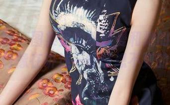 头条女神 – 图集里的陈怡曼和她的连体衣，原图好像在讲述一些意想不到的事情。