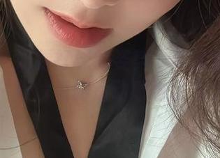 微密圈 – 奶雯打球的姿势：原图里的迷之优雅，照片里的运动感也太多了吧！