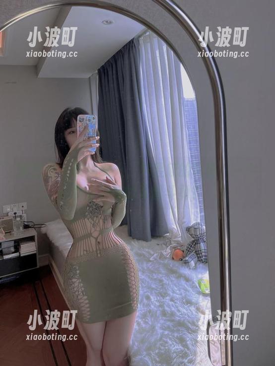 宋昱欣 微密圈 - 玫瑰女人,宋昱欣的写真,一个女人对花的斗智斗勇?