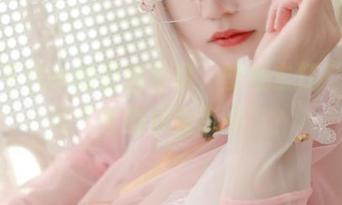 小仓千代w的厨娘写真，壁纸主打“吃”与“看的双重享受”？