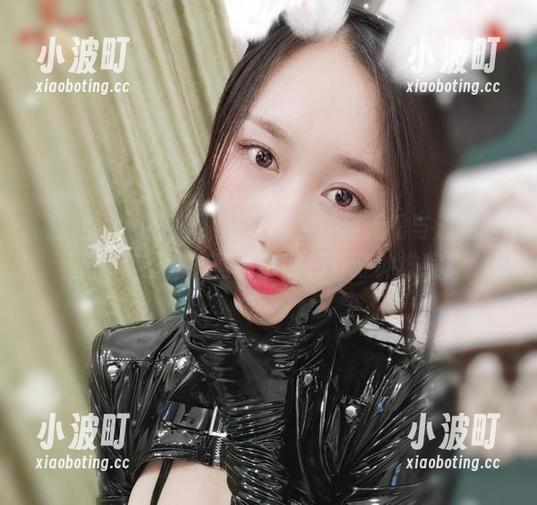 小玉吃果冻 微密圈 - 小玉吃果冻更新了“巨无霸与清纯脸蛋”套图,抱着薯条的我分分钟被骗!