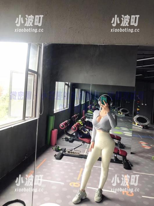 小芯酱 微密圈 - 小芯酱的礼服图包,比档次还高的下载体验