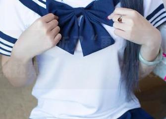 尤果网 – 曼曼最近又“更新”了,那件体操服居然还真可以展现她的“灵活性”!