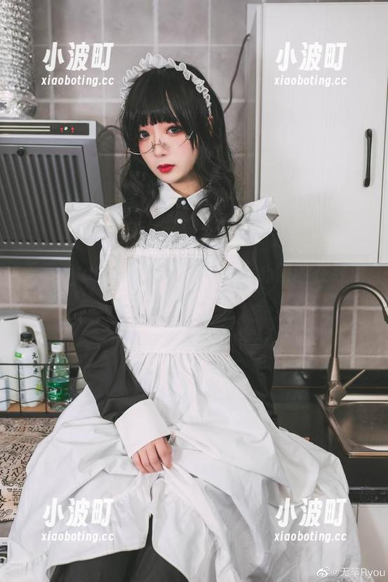 无筝ryou 无筝ryou泳衣写真:直击你心脏的在线诱惑。