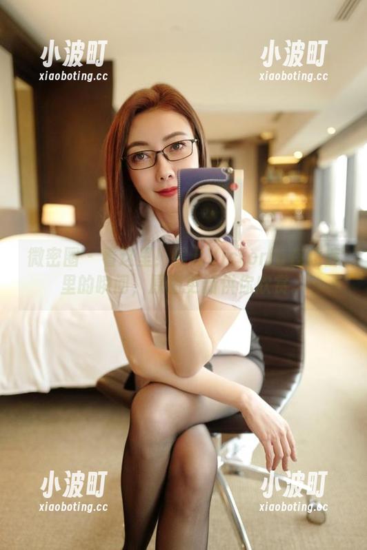 果儿Victoria 微密圈 - 看这里!果儿Victoria在短裤里的瞬间,原图更新供你欣赏。
