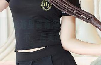 果团网 – 泳池里竟有周大萌作品：水循环？不，是美的循环！
