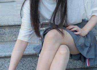 梦丝女神 – 灵唯的网袜写真，图包里的每一张都像是在打广告，让人心一阵痒。