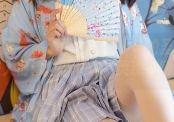 森萝财团 – 高清图包里有小梓的圣诞狂欢，进入前请自备一点“灵魂出窍”。