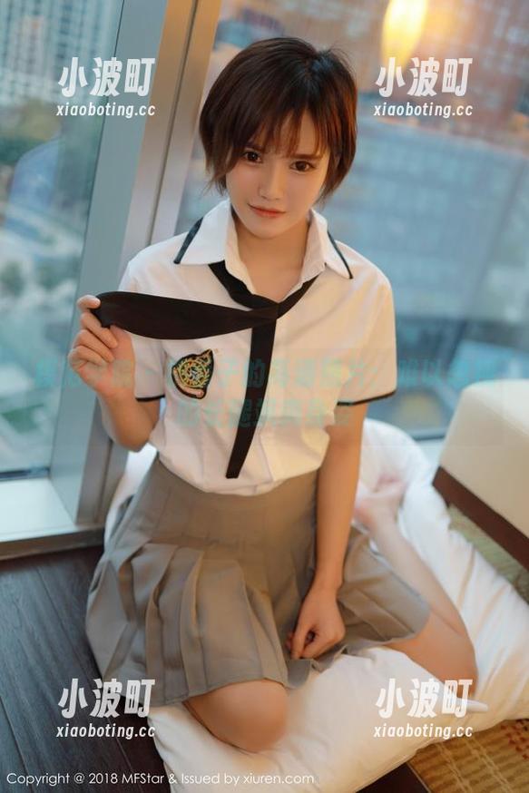 模范学院-桃香子 模范学院 - 桃香子的高清照片:难以忽视的长腿飒爽身姿