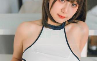 浅安安的新图集：定制的运动姿态，随意而优雅，值得一看。