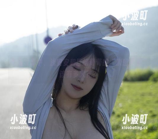 浅安安 高清写真中,浅安安和巨峰葡萄的“亲密接触”该有多火花?