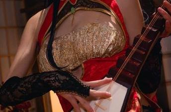 疾走可可的和服作品挑逗着你的眼，精选之道，岂止是华丽的展现。