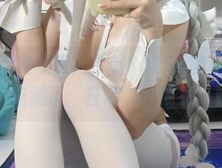 这个角度真不错，白栎Shirly的福利写真吃透了“日常”的特别。