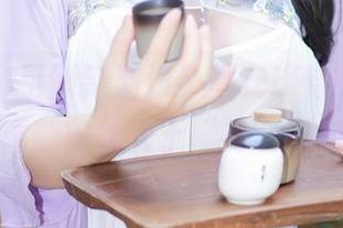 秀人网 – 引领新潮流！唐安琪修女套图，让你重新审视关于“神”的定义。