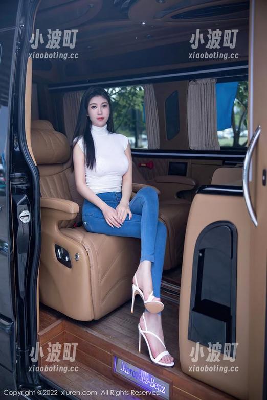 秀人网-小海臀Rena 秀人网 - 小海臀Rena:少女写真合集,尽情享受青春的调皮时刻