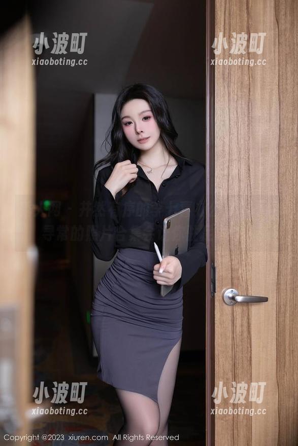 秀人网-李七喜 秀人网 - 井然有序的李七喜办公室,不同寻常的照片合集会让你驻足思考。