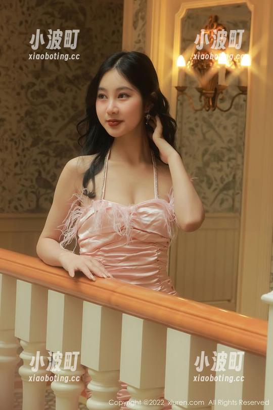 秀人网-美七mia 秀人网 - 这张高清写真集来自美七mia,专注于她的美脚,真让人开始思考人生