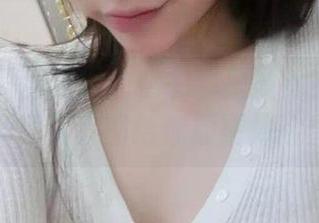 微密圈 – 你见过的秘书都是淑女？童小芯的高清套图给你颠覆体验！
