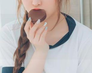 菠萝社 – 陈芊瑜_sherry的白衬衫，毫无预警地绽放着，让我的眼睛直勾勾停留在私房原图上。