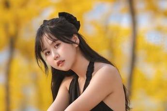 写真里的萌芽儿o0：一件泳装就能秒杀小水妖？