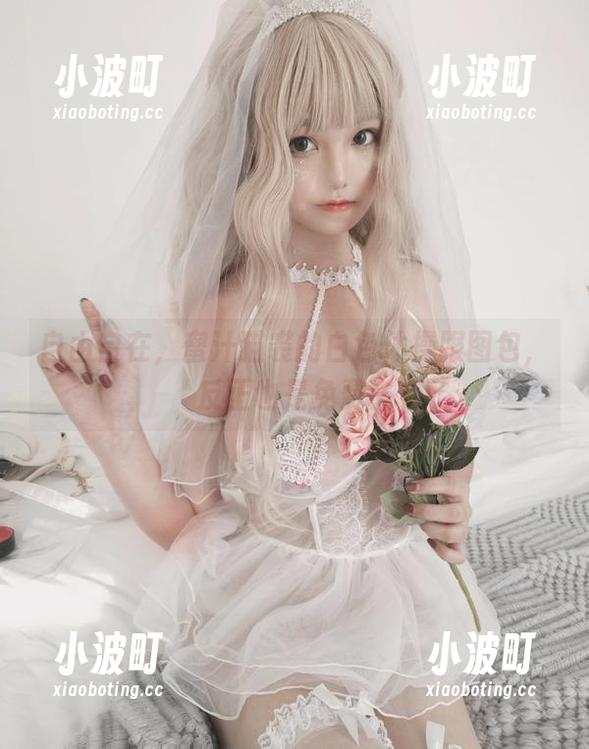 自由自在，蜜汁猫裘的白色体操服图包，反正也是免费拿