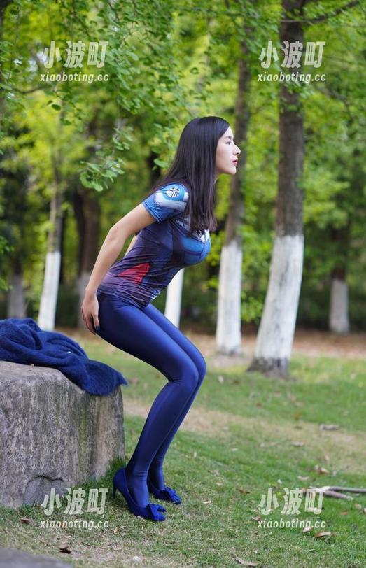 微密圈 - 每张图片都藏着辣妈女神的小心思，剧情和细节交织。